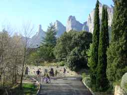 Llegamos a la urbanizaci�n de La Calzina.