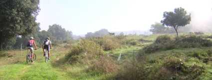 Estábamos acercandonos a la casa de L'Aulet cuando el sol consiguió abrirse paso entre la niebla.