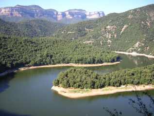 La ruta va recorriendo casi todos los recovecos del pantano.