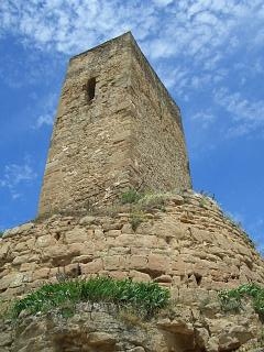 La torre de Ardvol, iniciamos la ruta a sus pies.