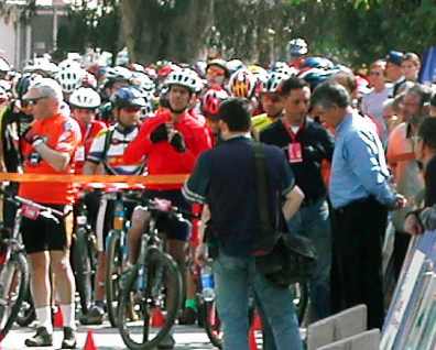 Nervios y mucha gente en la salida oficial de la 3ª Volta